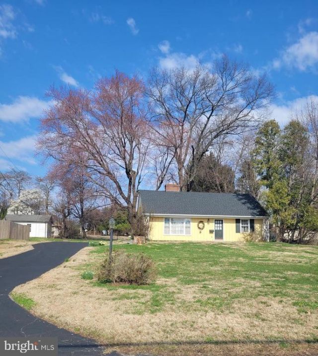 1414 HALLOWELL STREET, CONSHOHOCKEN, PA 19428