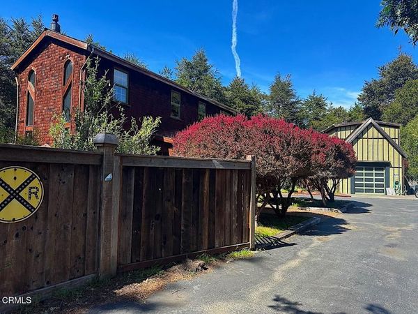 10360 Gary Lane, Mendocino, CA 95460