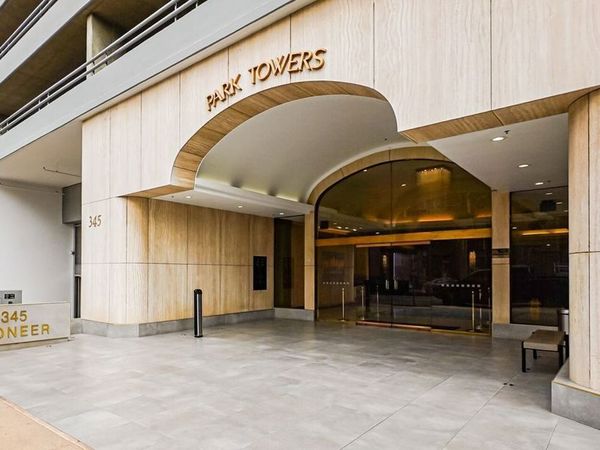 345 Pioneer Drive, Unit 902, Glendale, CA 91203