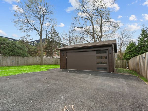 830 Deerfield Road, Highland Park, IL 60035