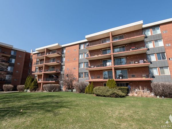 18 E Old Willow Road , Unit 205N, Prospect Heights, IL 60070