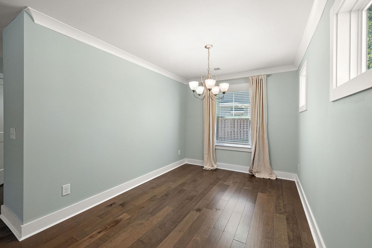 1129 Camp Road Photo 4