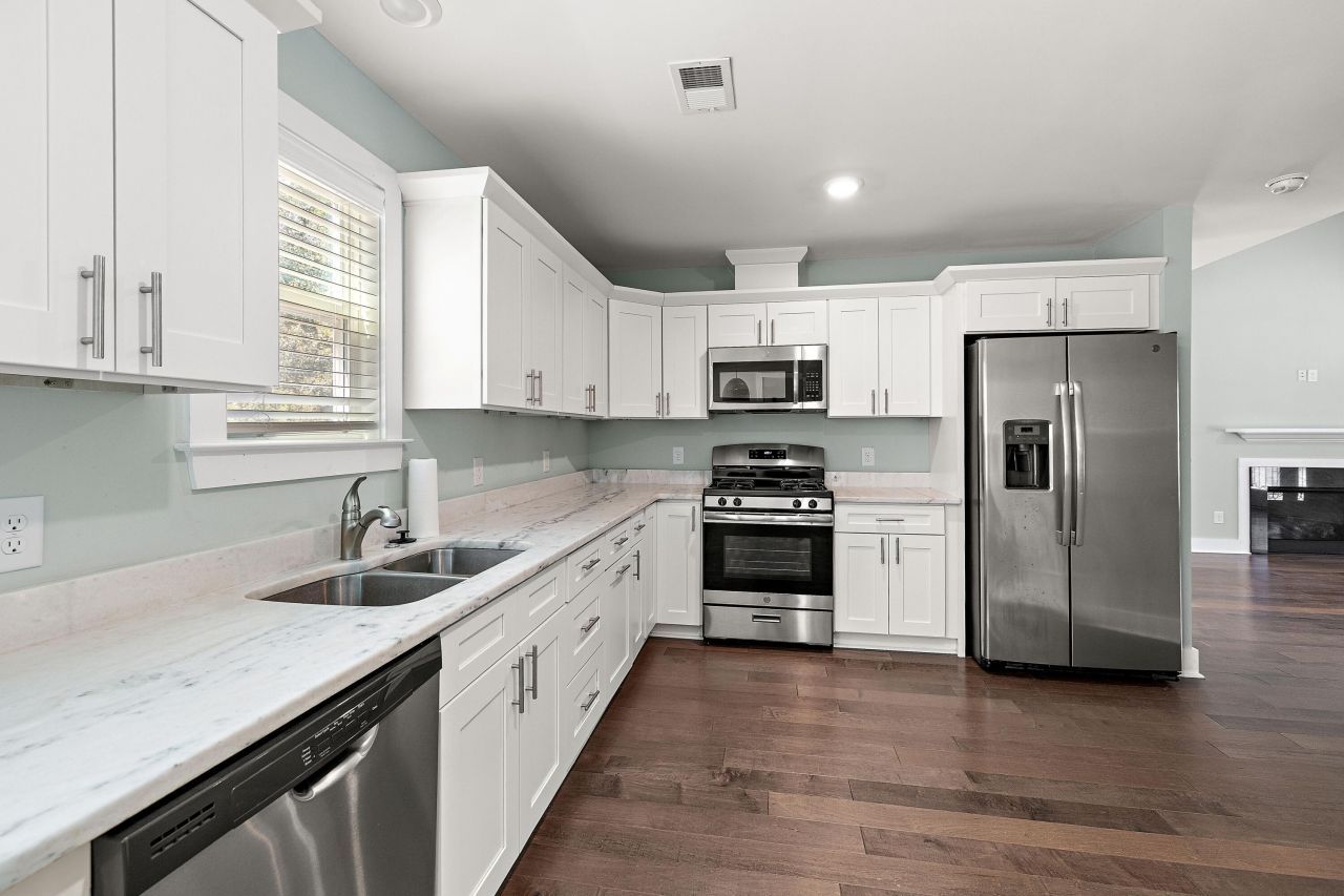 1129 Camp Road Photo 5