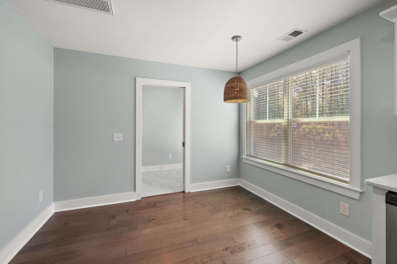 1129 Camp Road Photo 6