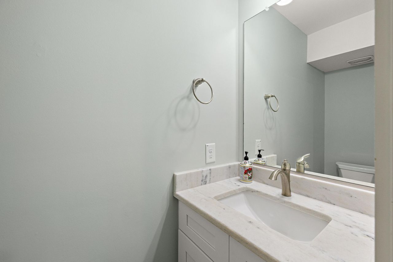 1129 Camp Road Photo 8