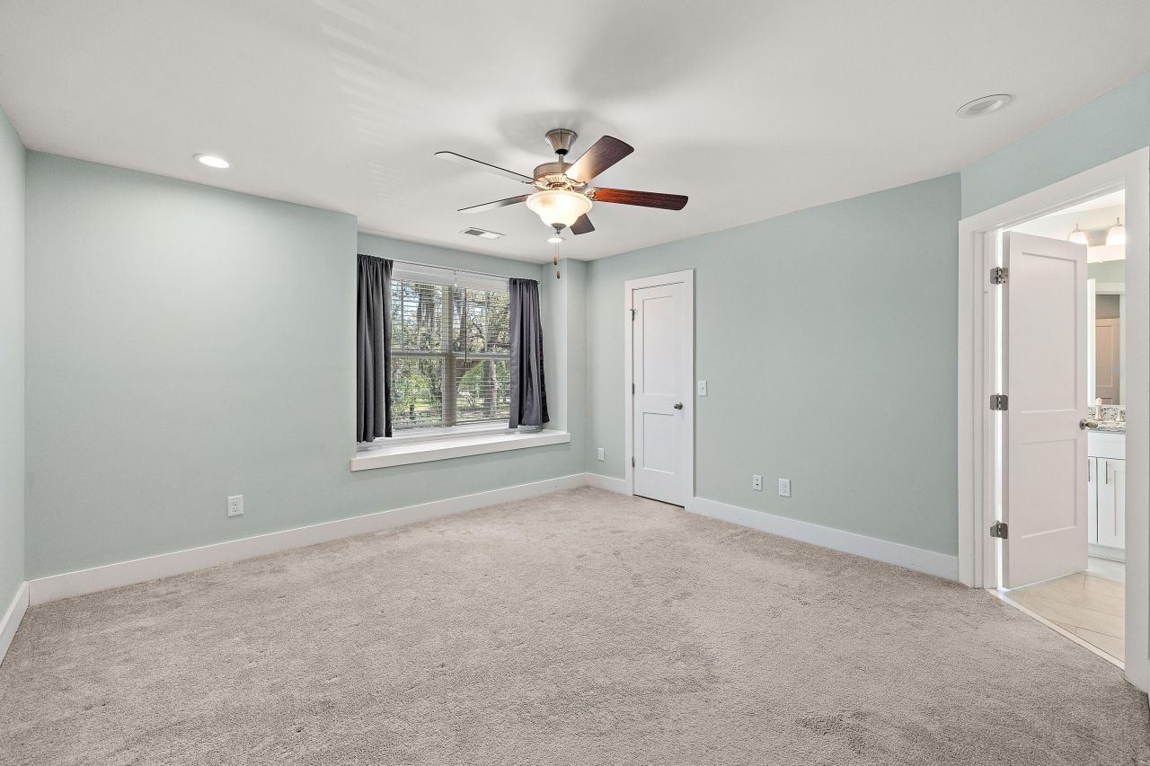 1129 Camp Road Photo 9