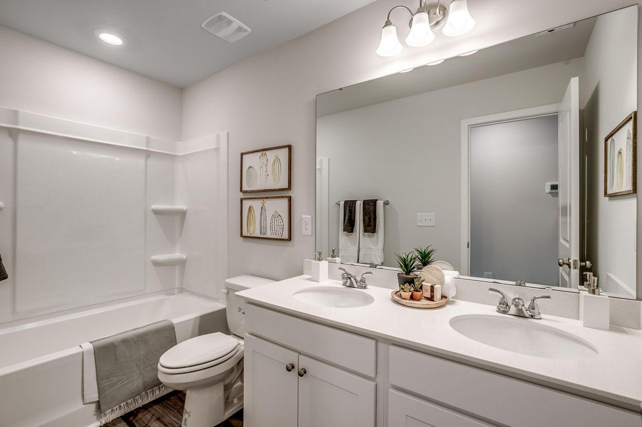 1029 Carolina Way Photo 17