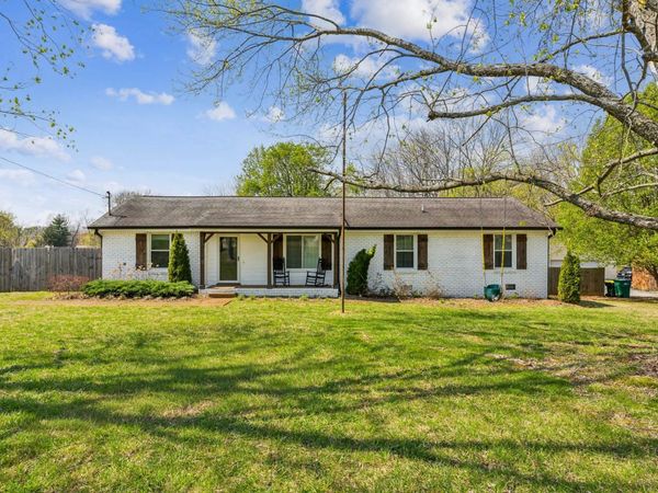 843 N Palmers Chapel Rd, White House, TN 37188