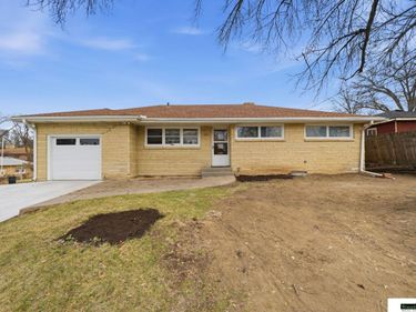 624 S 56 Street , Lincoln, NE 68510