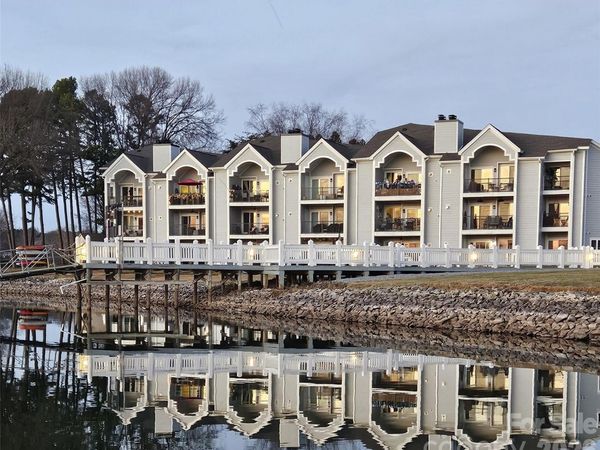 18709 Nautical Drive, Unit 305, Cornelius, NC 28031