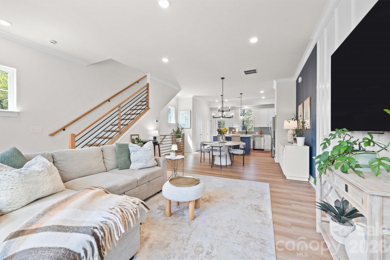 3225 Zenith Lane, Charlotte, NC 28205 Main Photo