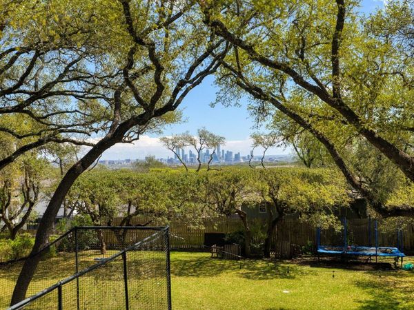 205 Mcconnell DR, West Lake Hills, TX 78746