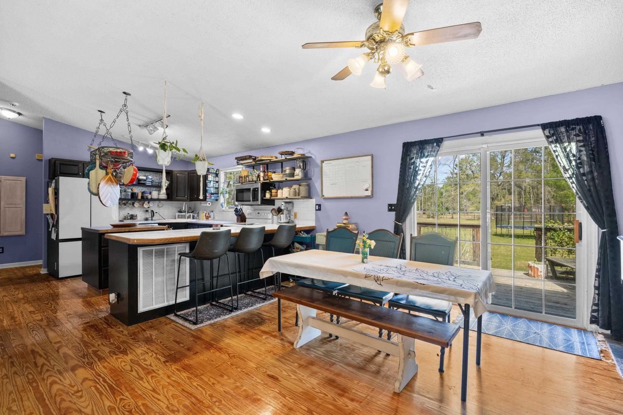 6874 Pee Dee Hwy. Photo 11