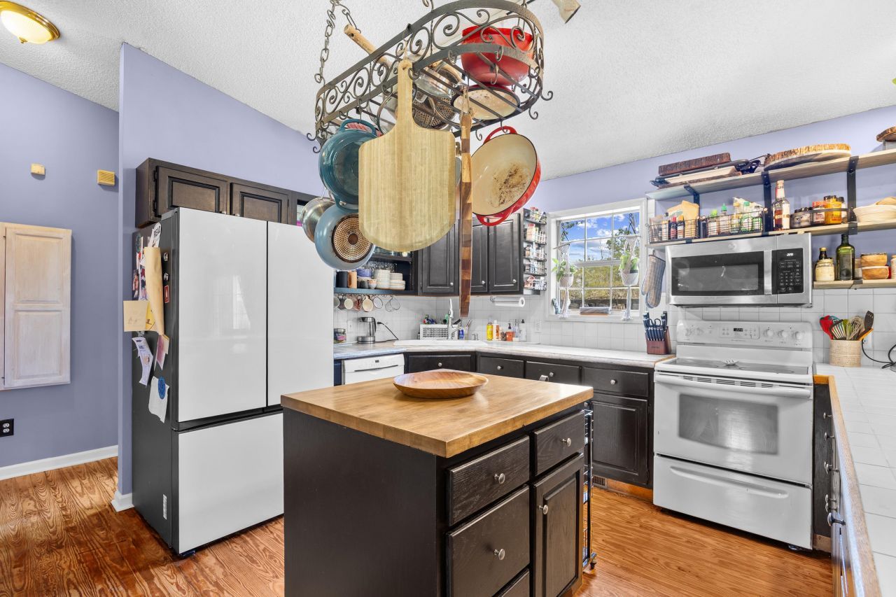 6874 Pee Dee Hwy. Photo 7