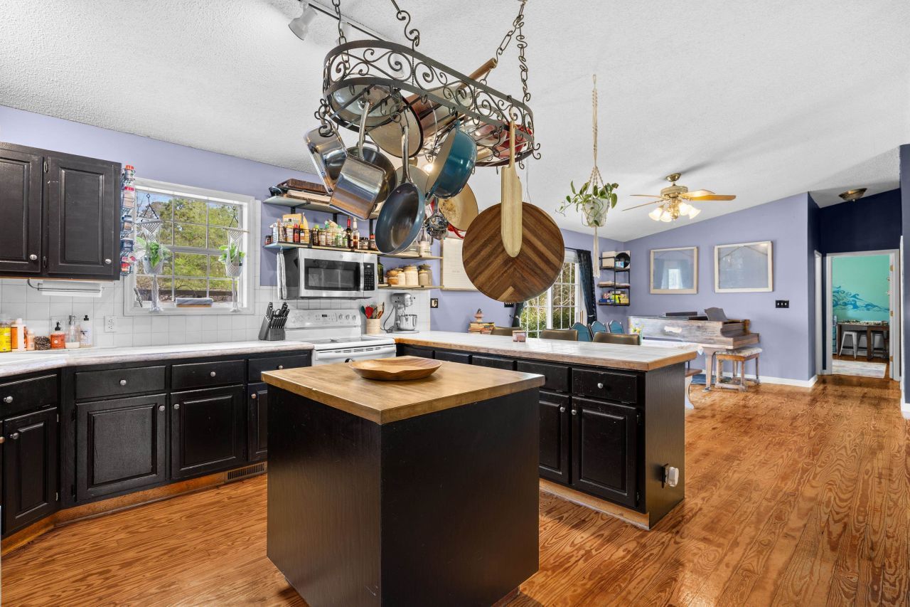 6874 Pee Dee Hwy. Photo 9