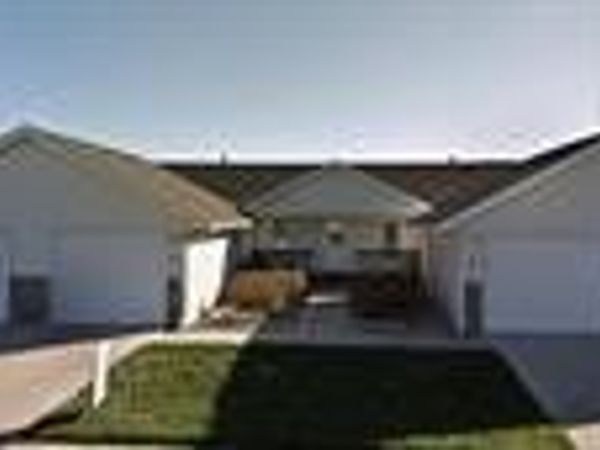 534 Iris Ave , Tiffin, IA 52340