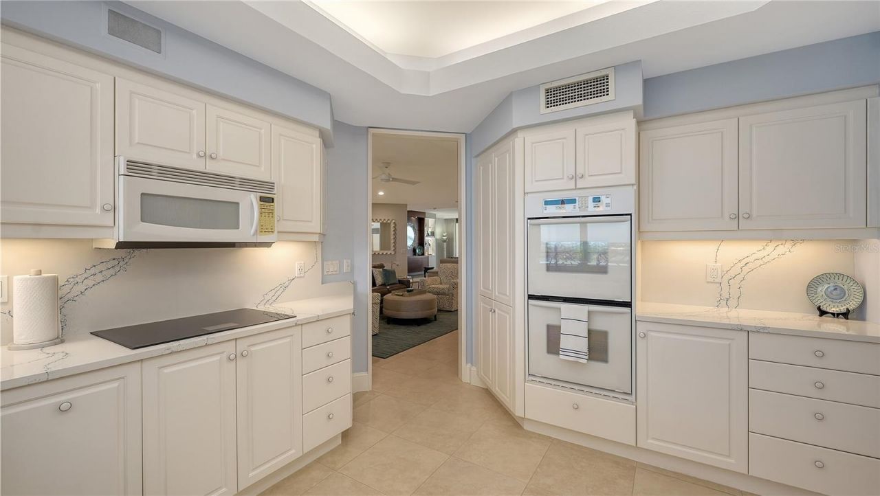 3030 Grand Bay Boulevard, Unit 384, Longboat Key, FL 34228 Photo