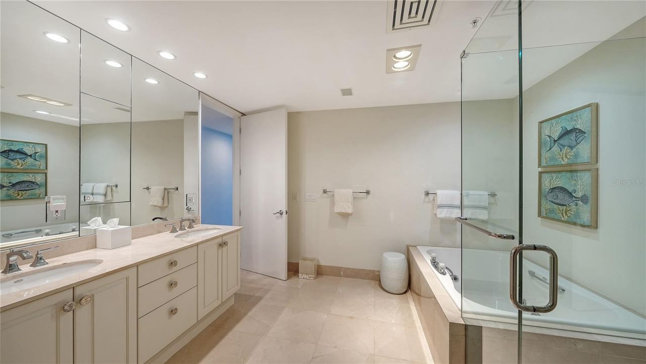 3030 Grand Bay Boulevard, Unit 384, Longboat Key, FL 34228 Photo