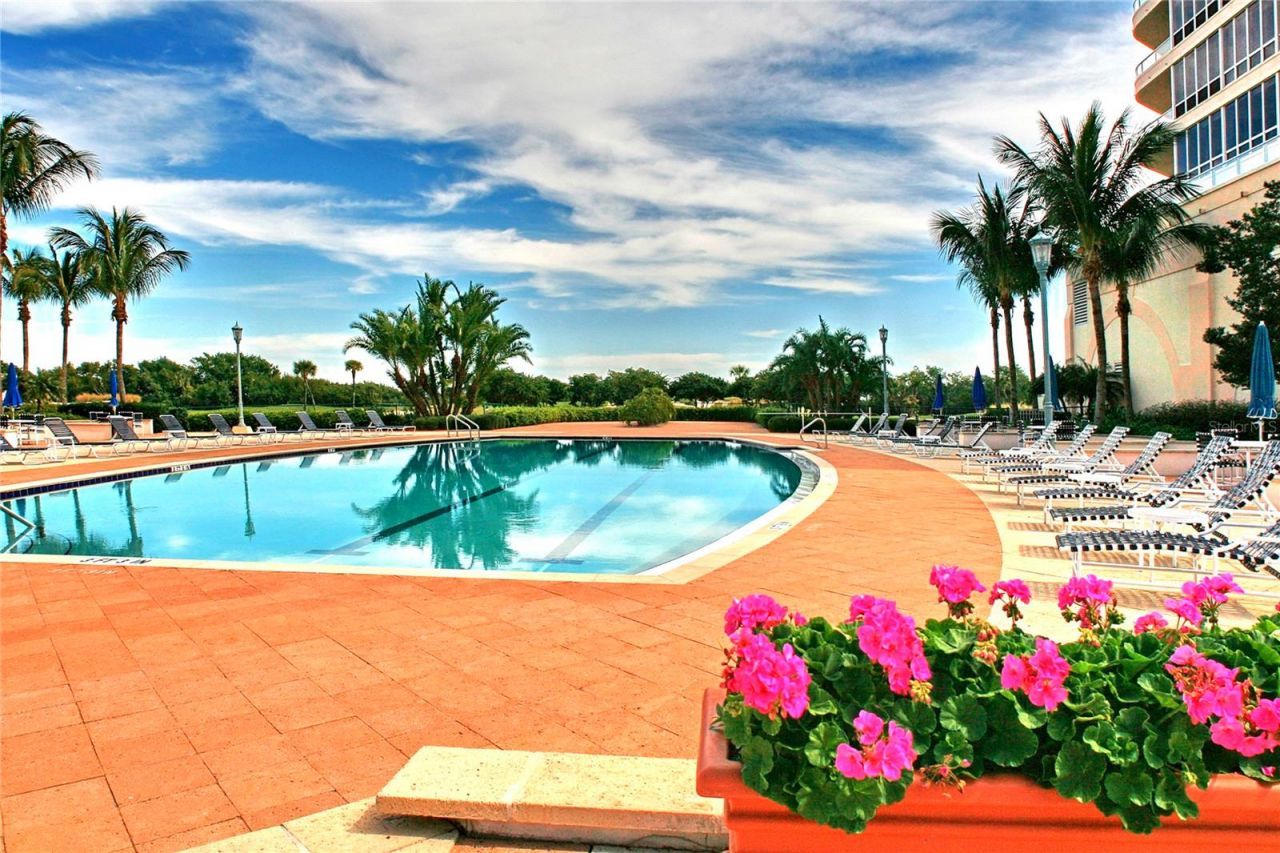 3030 Grand Bay Boulevard, Unit 384, Longboat Key, FL 34228 Photo