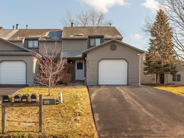 8215 Beehive Circle, Liverpool, NY 13090