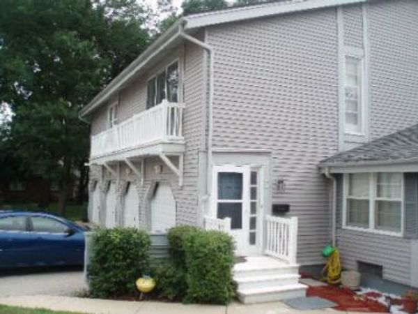 327 Carthage Court , Unit D, Bloomingdale, IL 60108