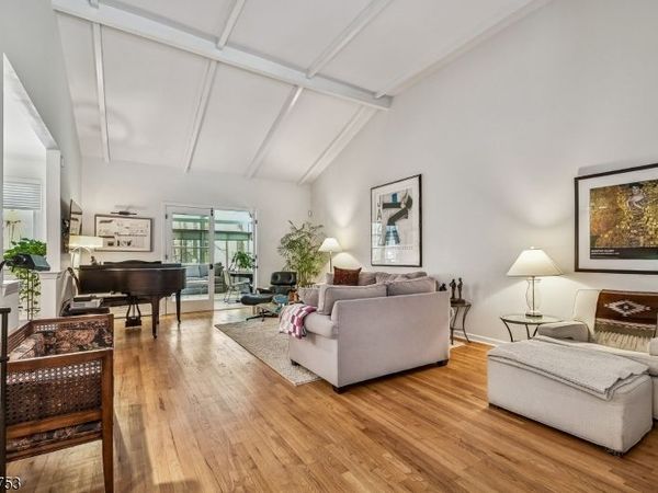 4 Brandywine Ct, Scotch Plains, NJ 07076