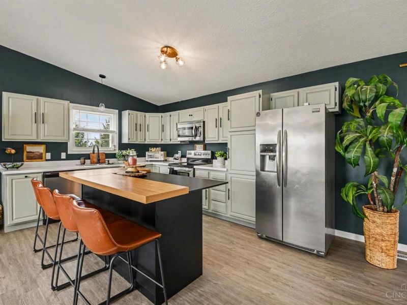 184 Dortmund Drive, Perry Twp, OH 45118 Photo 12