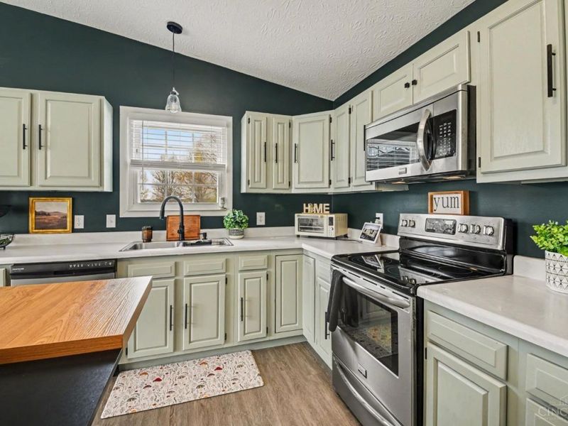 184 Dortmund Drive, Perry Twp, OH 45118 Photo 13