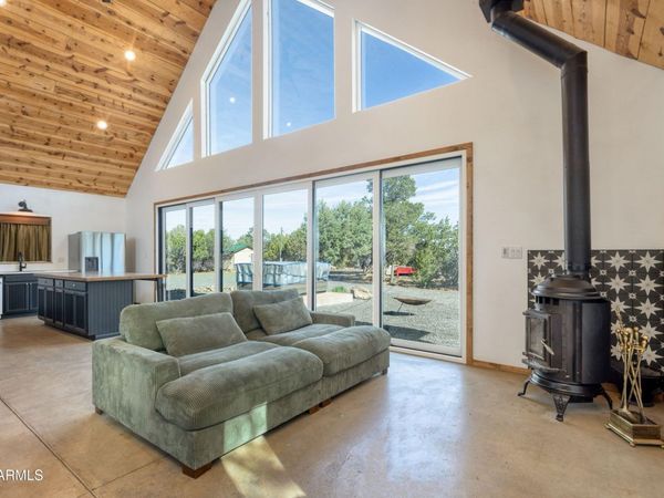 124 County Road N3077, Vernon, AZ 85940