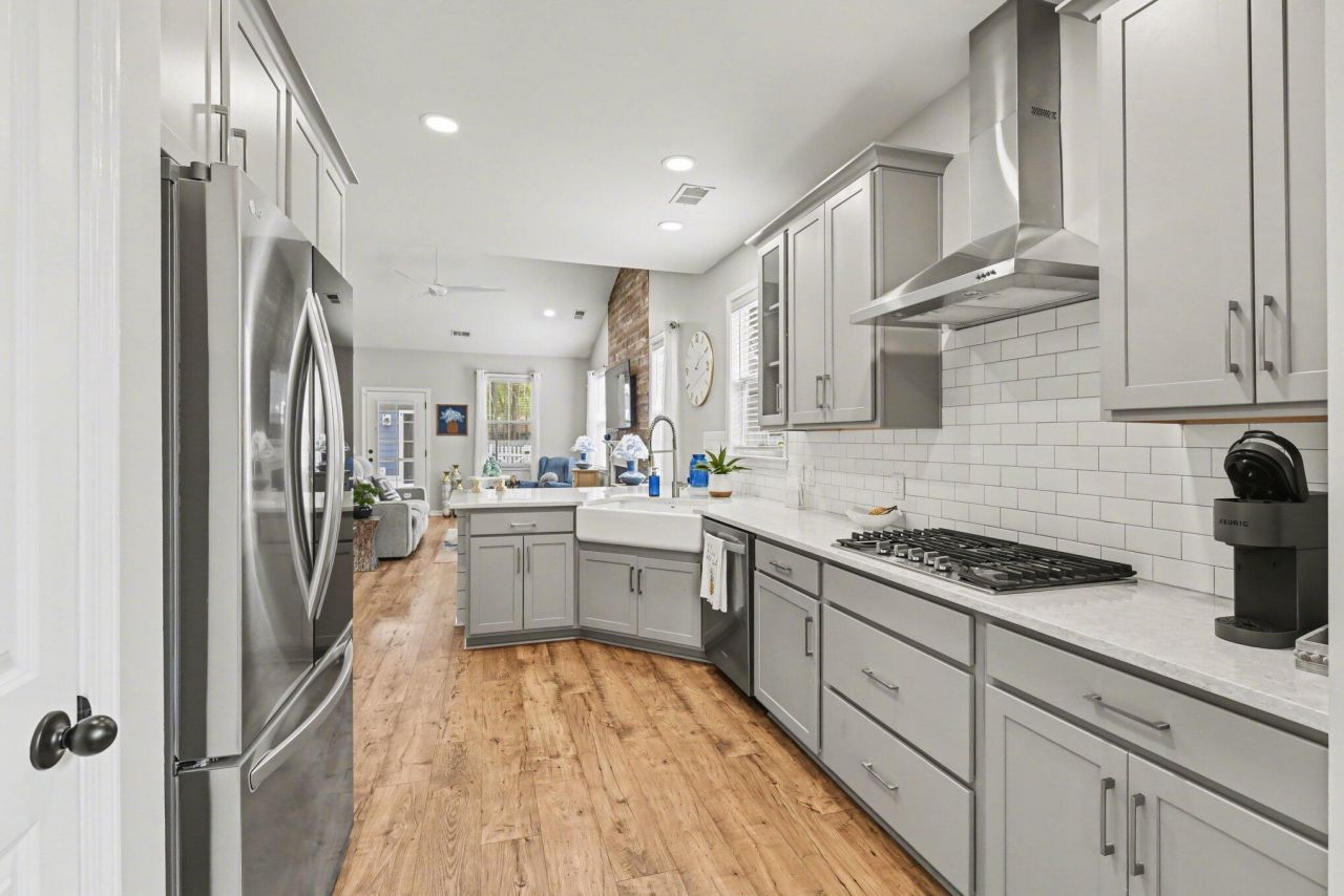 205 Angelica Avenue Photo 10