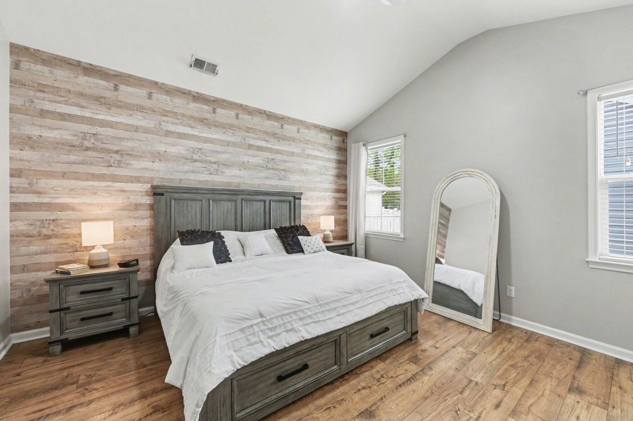 205 Angelica Avenue Photo 17