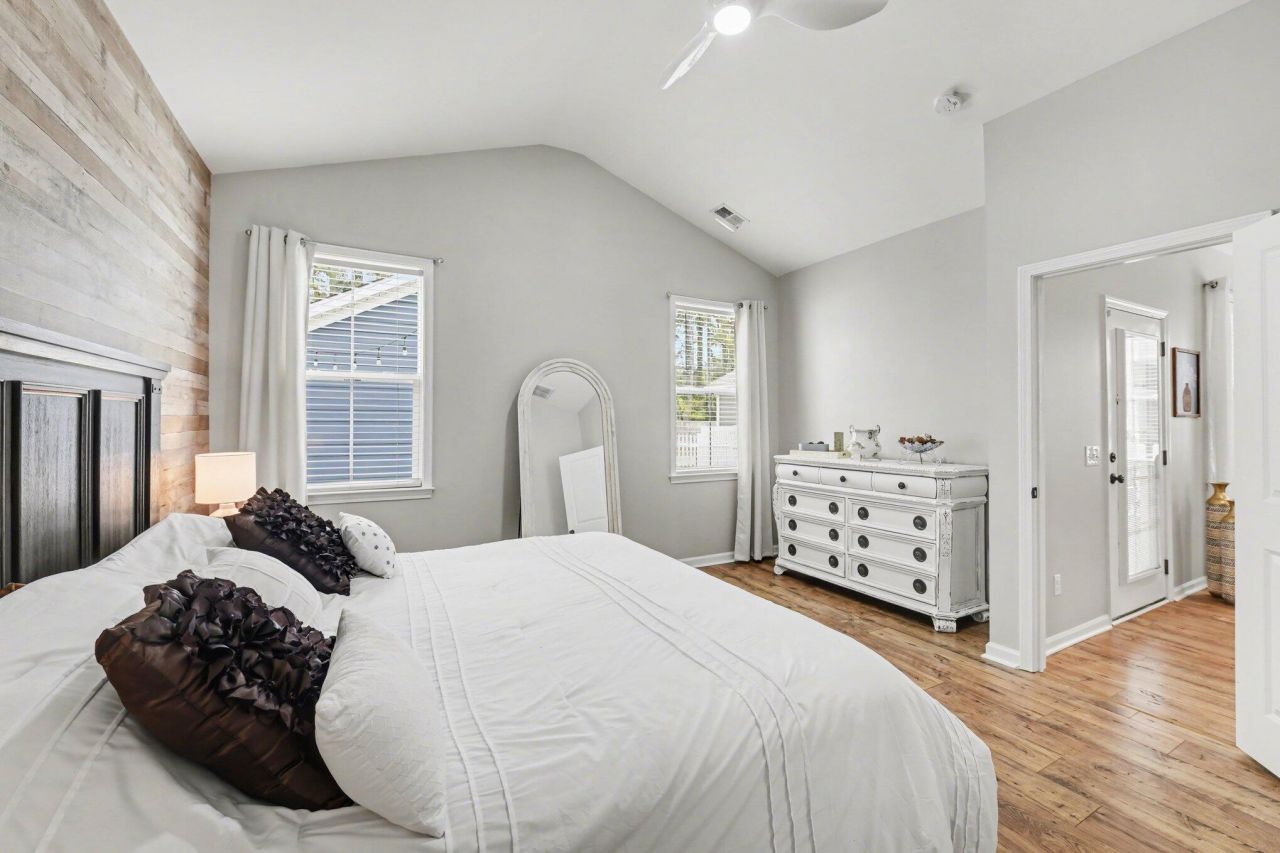 205 Angelica Avenue Photo 18