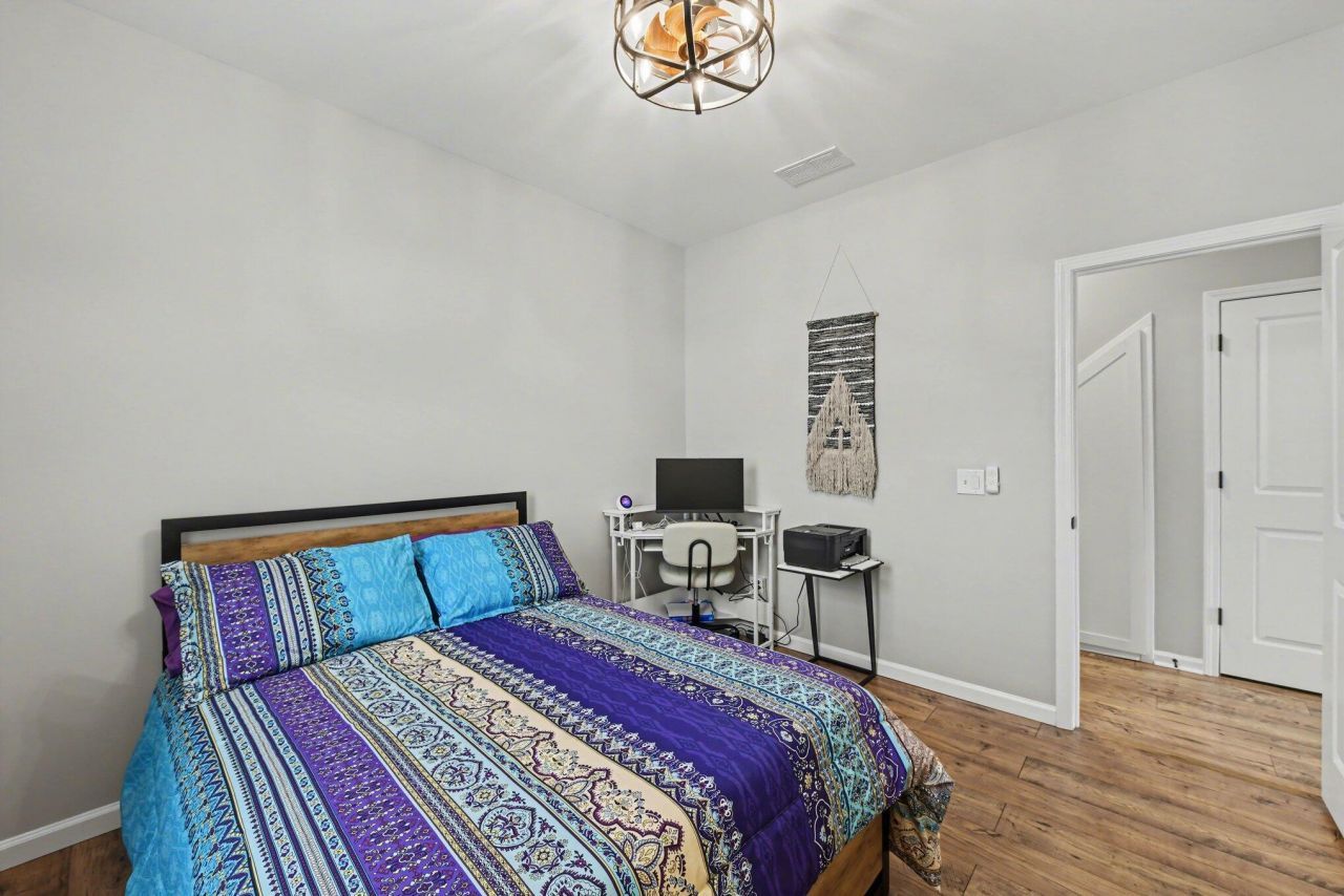 205 Angelica Avenue Photo 23