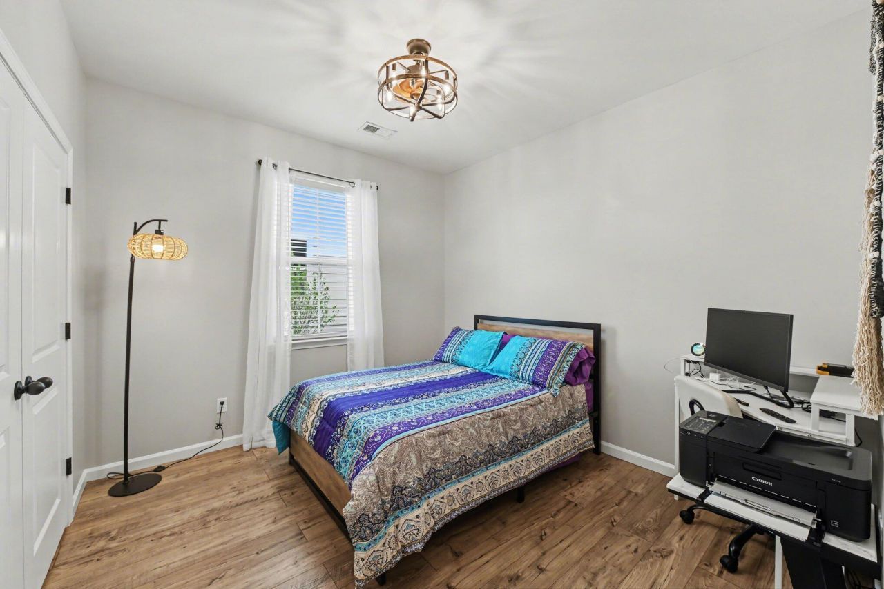 205 Angelica Avenue Photo 24