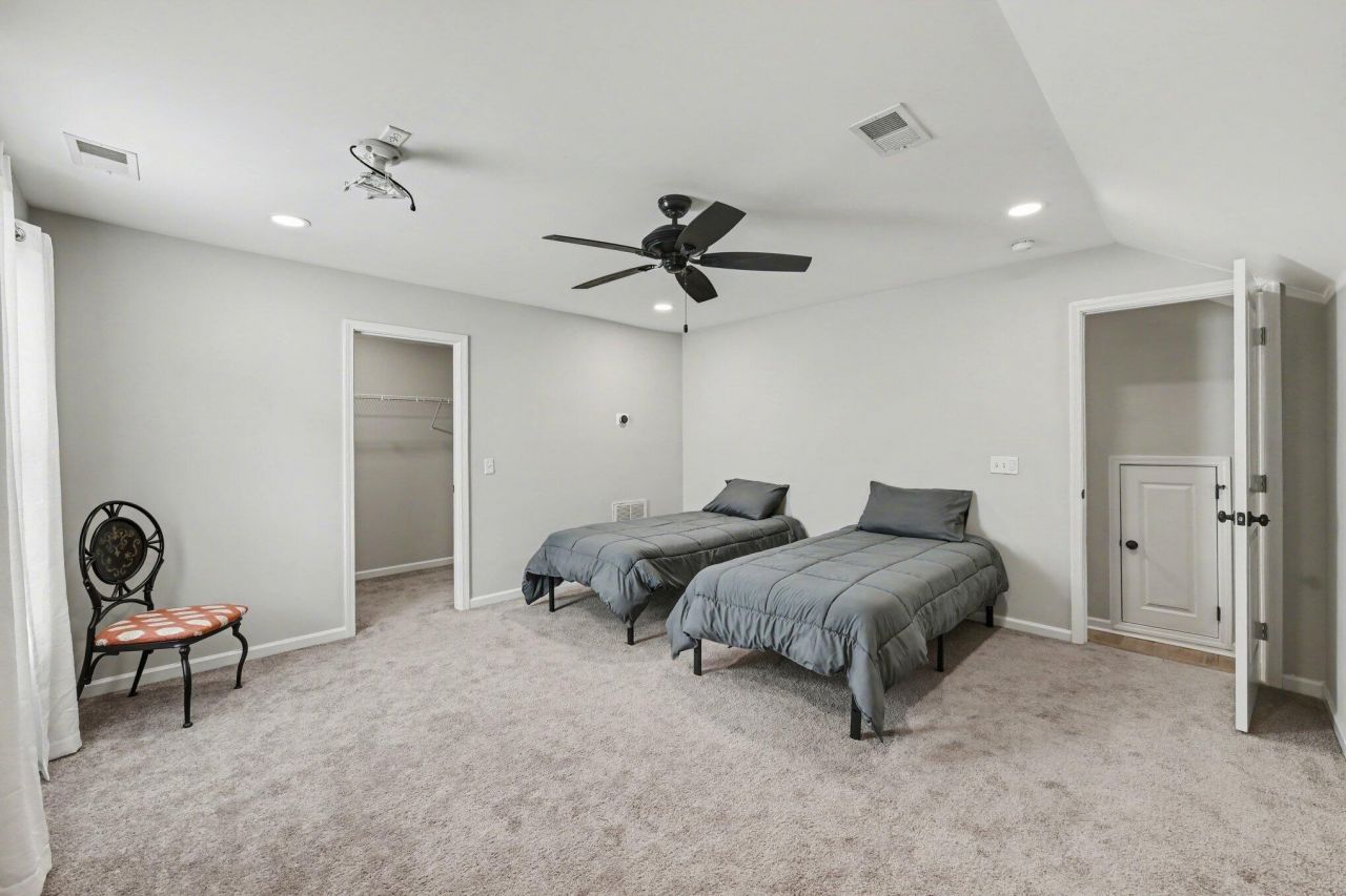 205 Angelica Avenue Photo 25