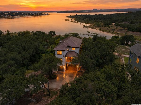 1065 Hillcrest Forest, Canyon Lake, TX 78133