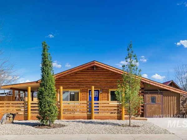 2210 Glen View Dr, Nampa, ID 83686