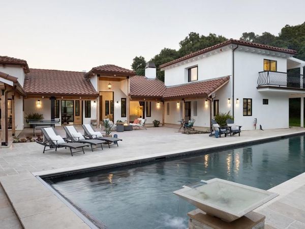 372 Corral De Tierra Road, Salinas, CA 93908