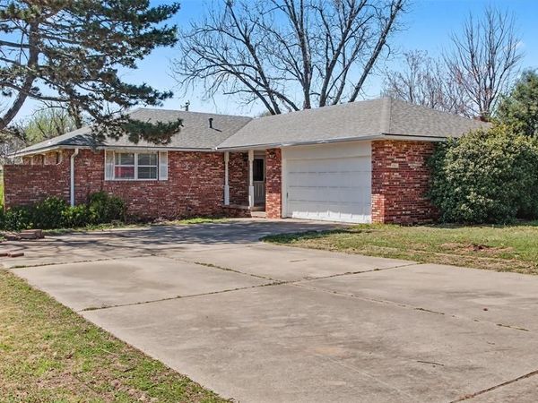 1708 Dover Drive, Ponca City, OK 74604