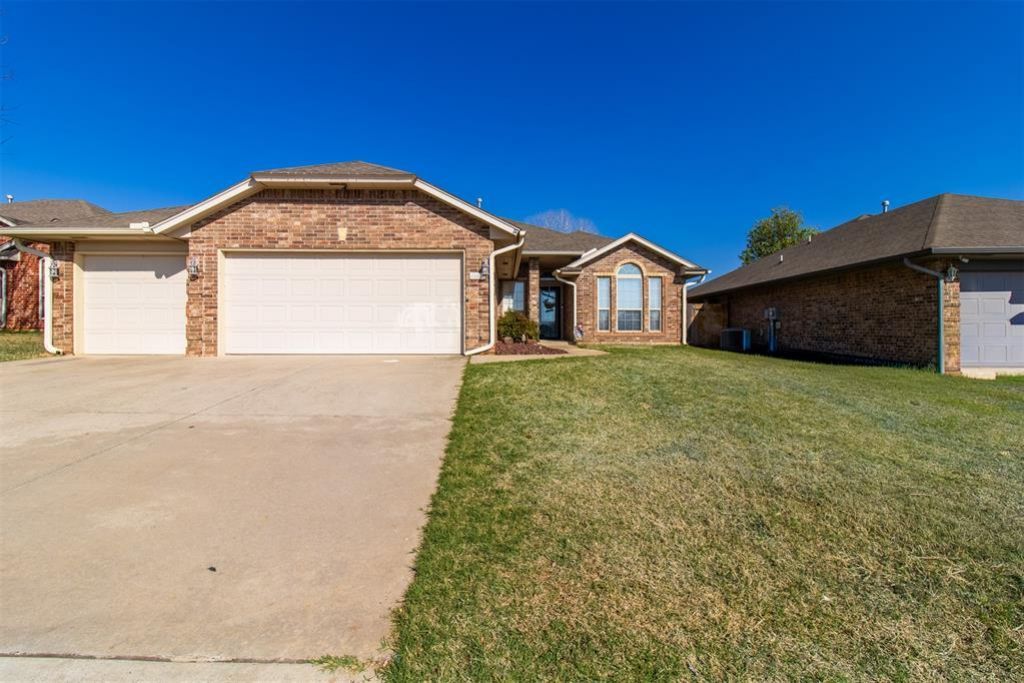 1808 January Place, Moore, OK 73160 Main Photo