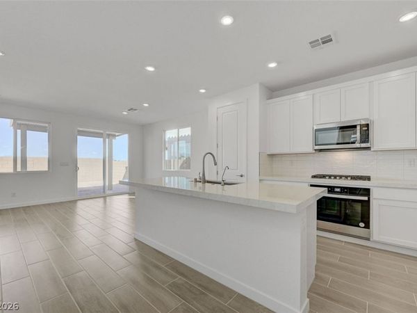 8532 W Agate Avenue, Las Vegas, NV 89113