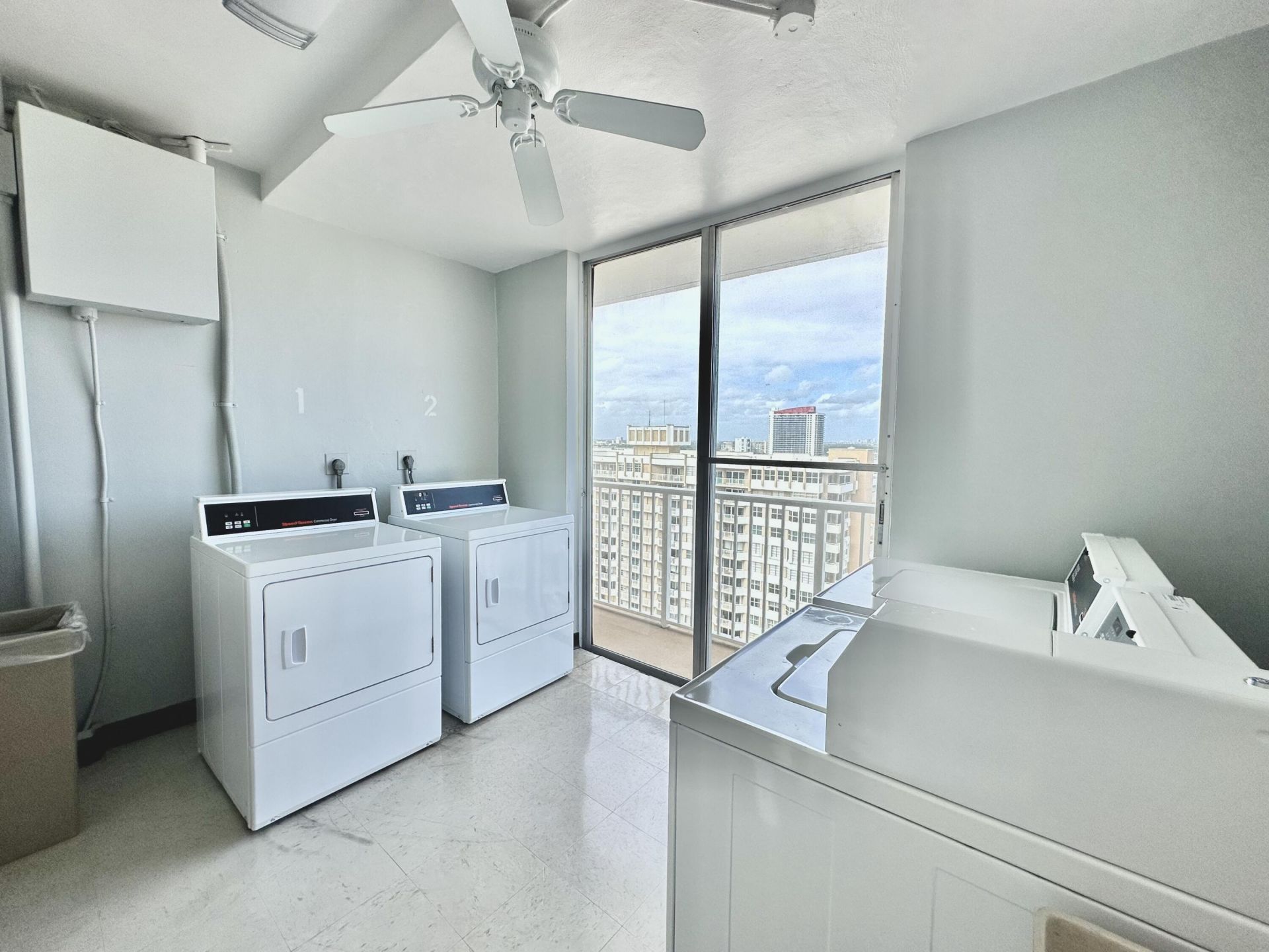 1985 S Ocean Drive, Unit 21a, Hallandale Beach, FL 33009 Photo