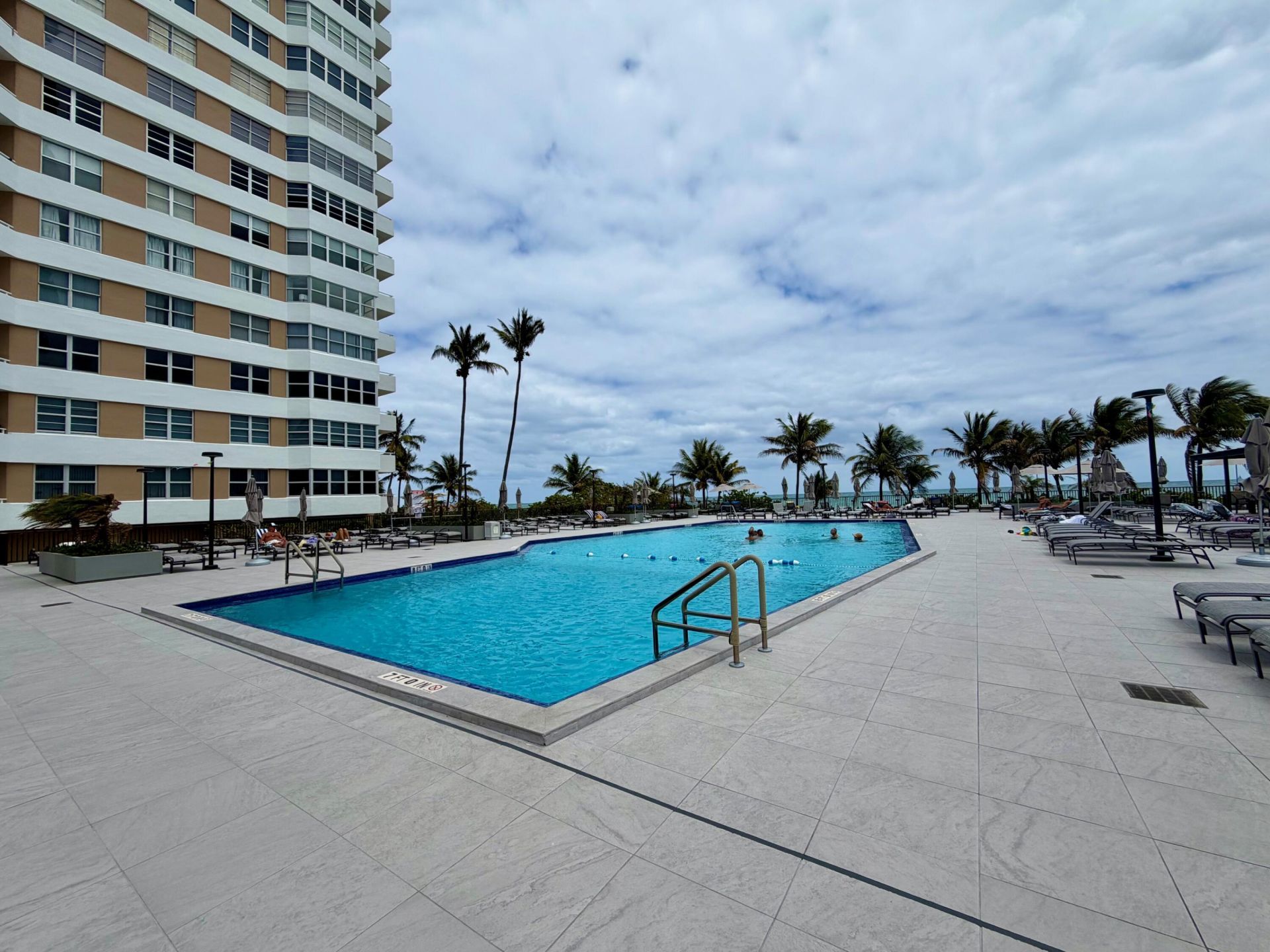 1985 S Ocean Drive, Unit 21a, Hallandale Beach, FL 33009 Photo