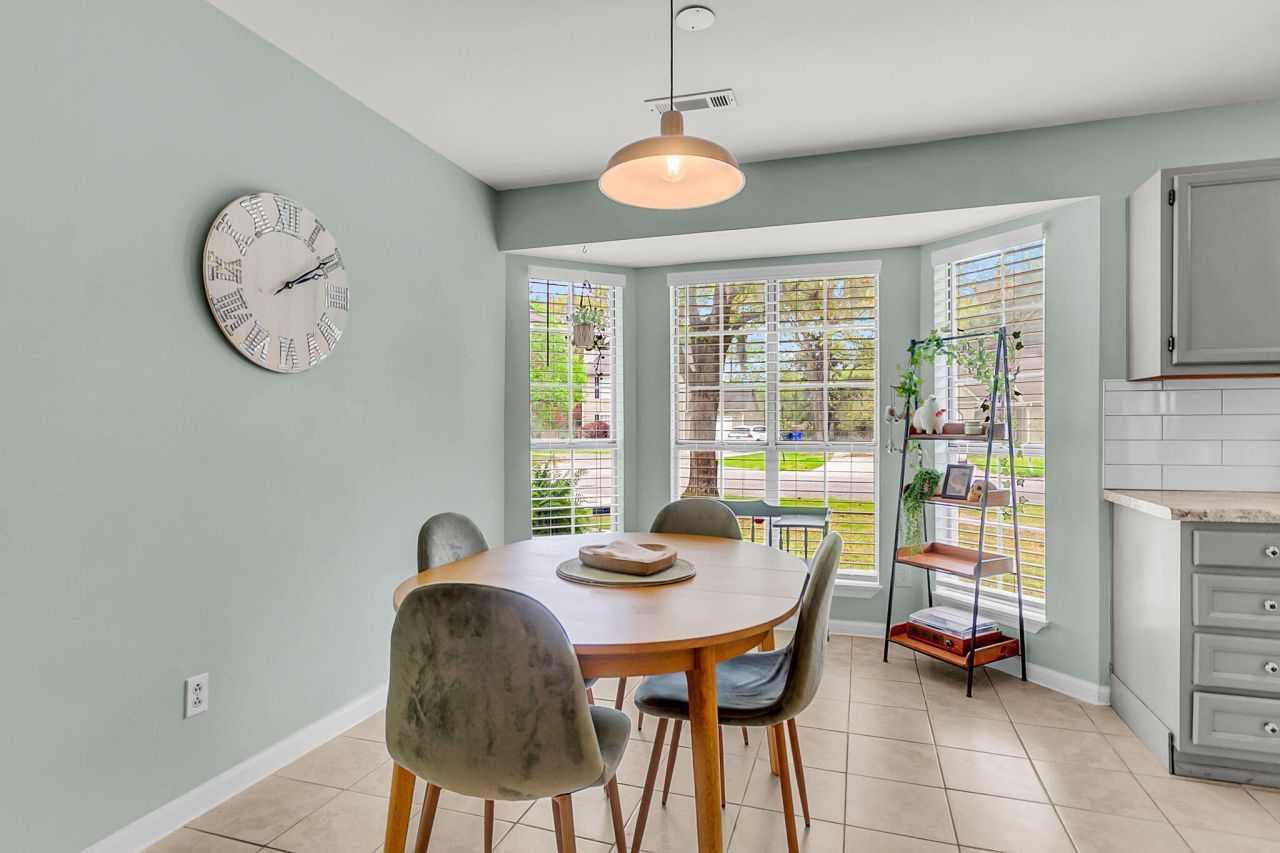 2445 Castlereagh Road Photo 16