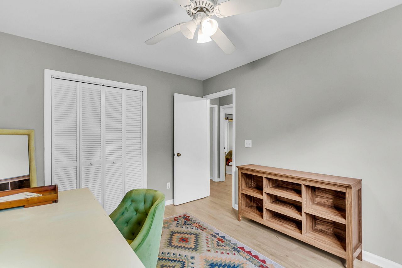 2445 Castlereagh Road Photo 19