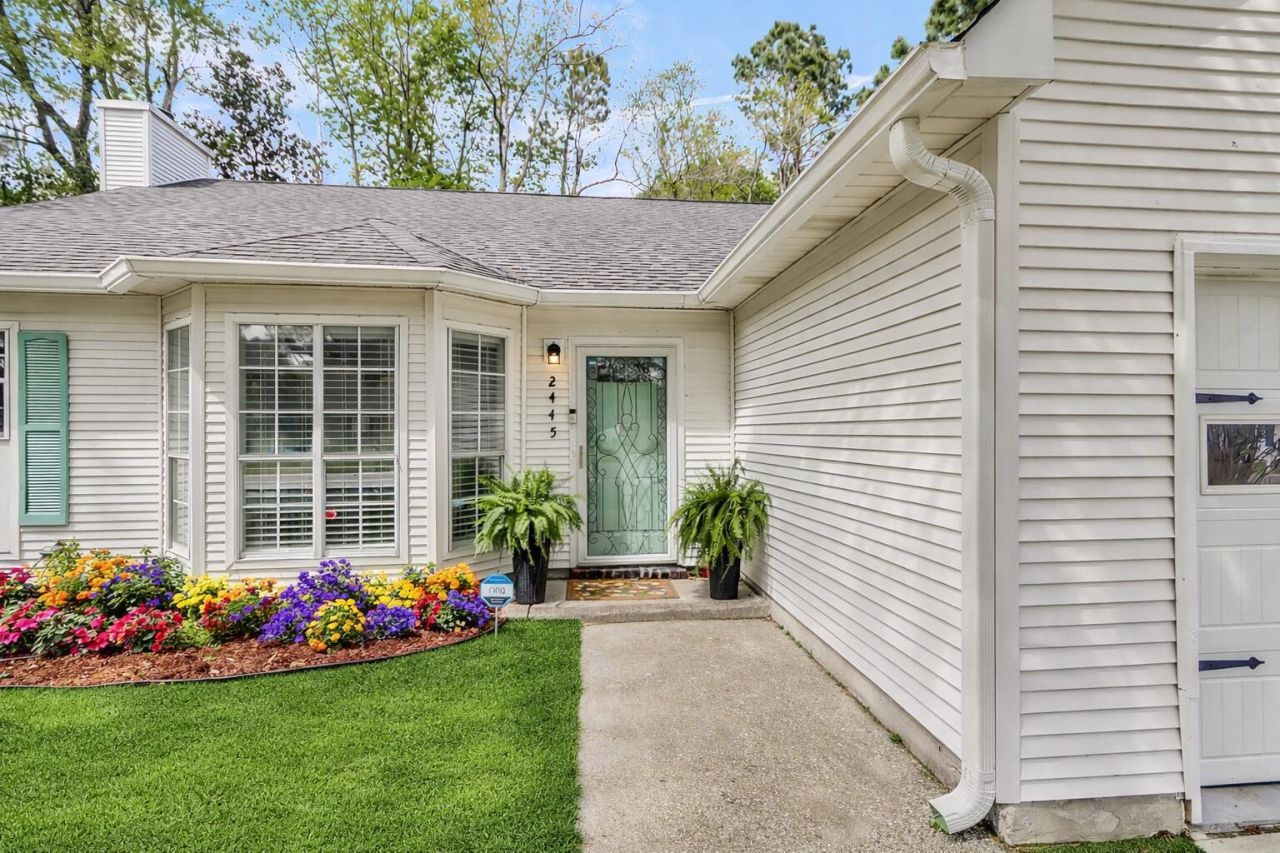 2445 Castlereagh Road Photo 2