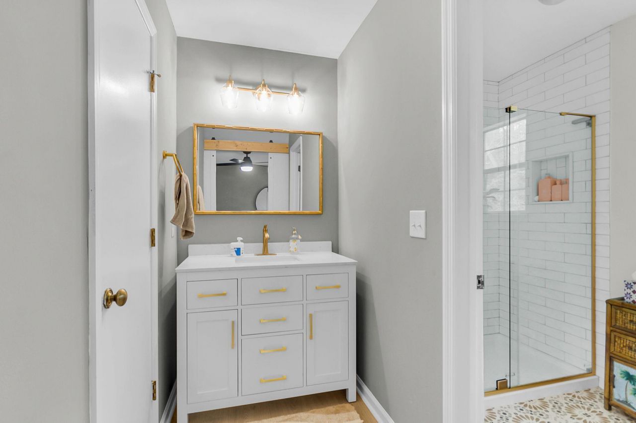 2445 Castlereagh Road Photo 26