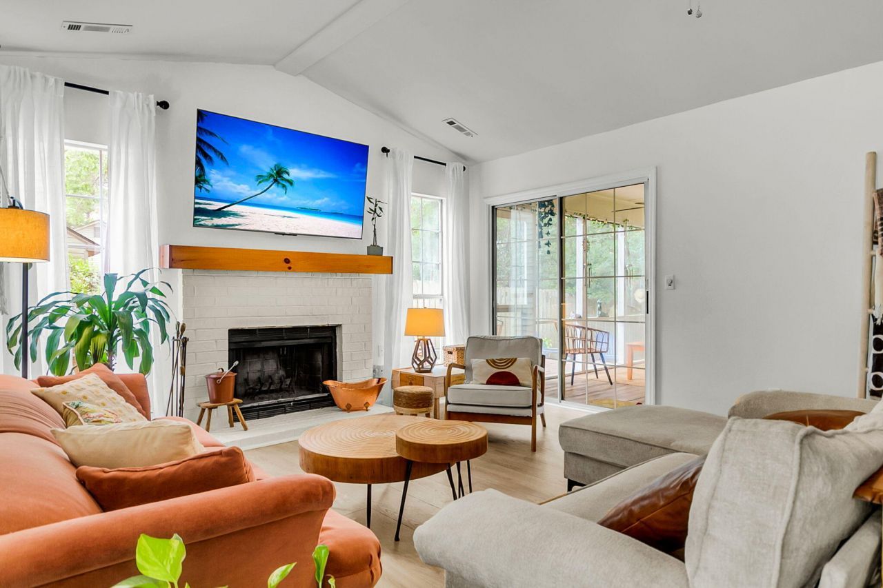 2445 Castlereagh Road Photo 9