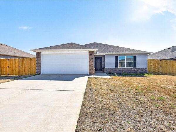 2708 Bass Street , Pea Ridge, AR 72751