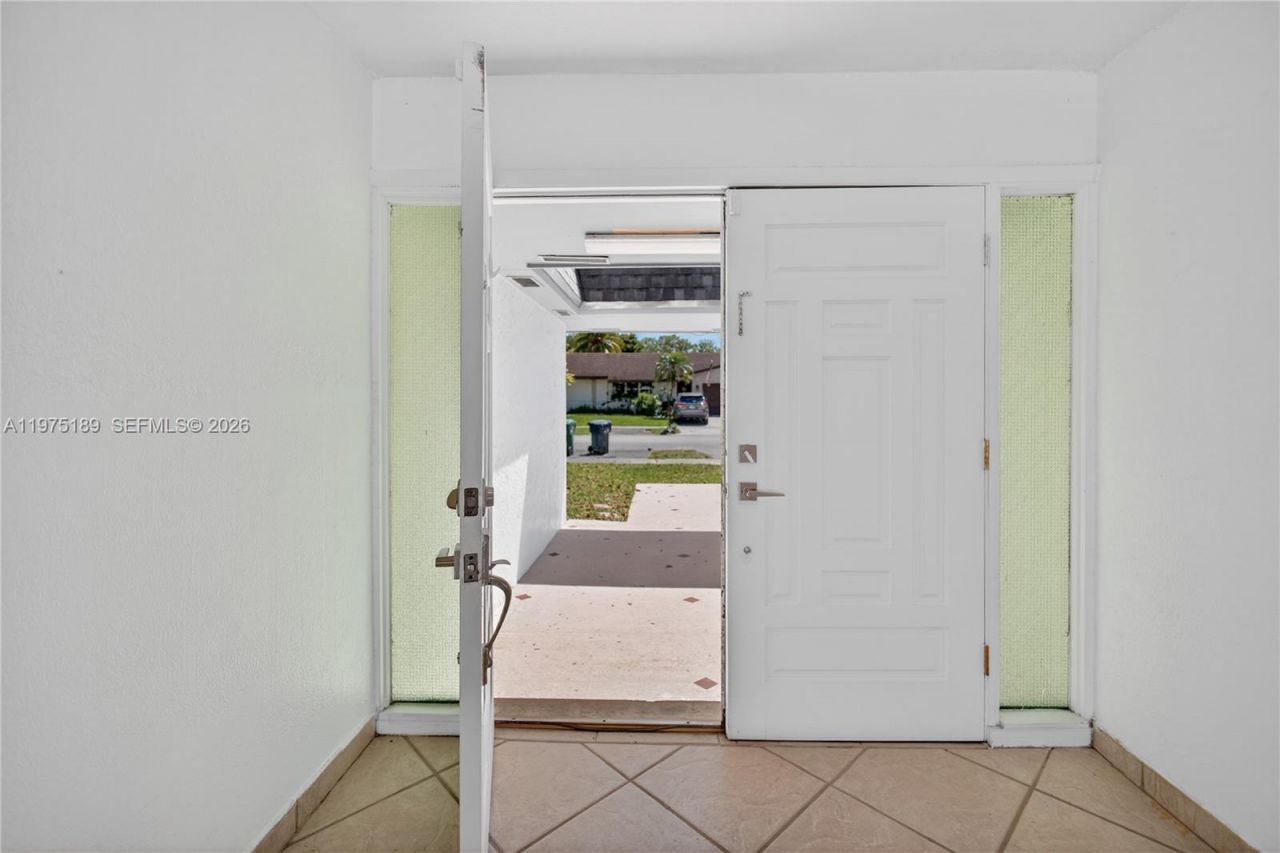 13471 SW 99th Ter, Miami, FL 33186 Photo